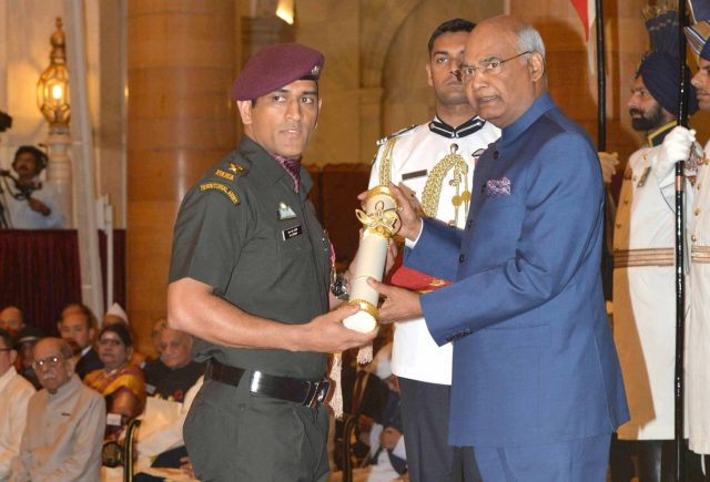 MS Dhoni Received Padma Bhushan Award From The President Of India